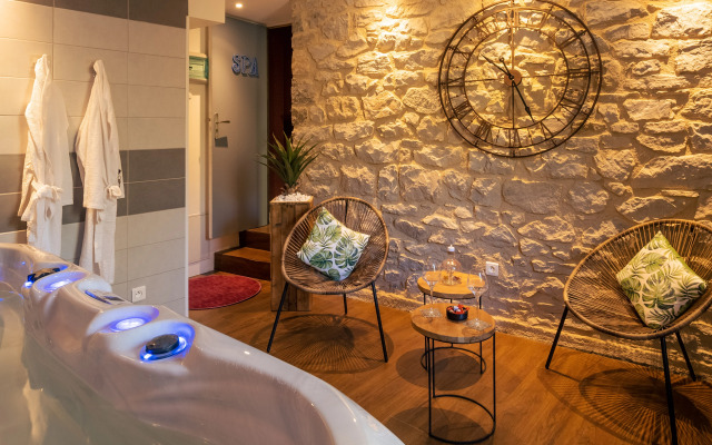 Hotel Aux Berges de l'Aveyron