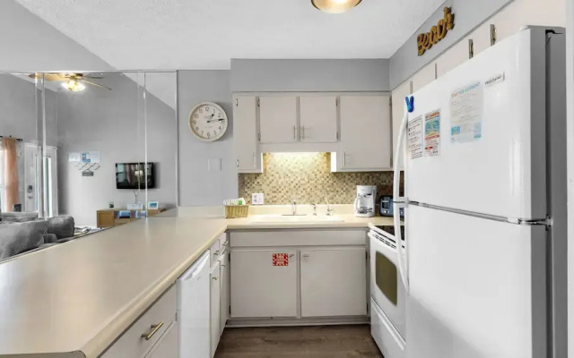 Southwinds K-8: Beachside & Pool Retreat
