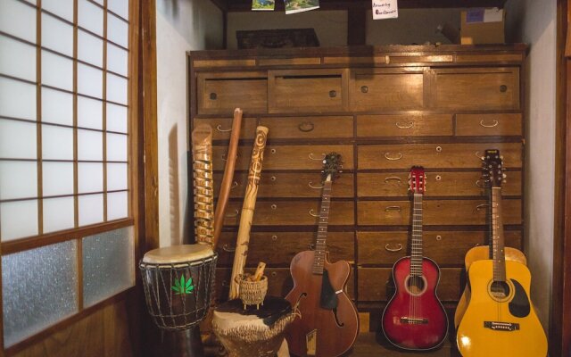 Guesthouse Momonga Village - Hostel