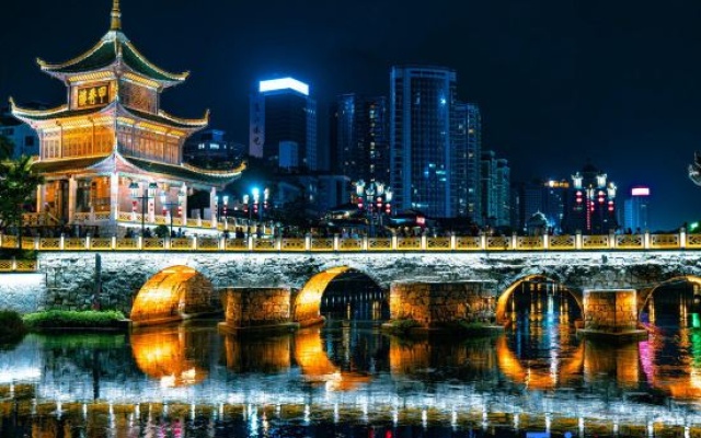 Guiyang Bandian Hostel (Jiaxiu Tower) — hotel in Guiyang