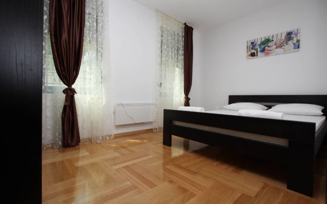 Apartments And Rooms Teona