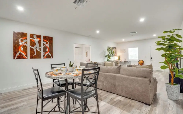 13 Mi to Beaches: Pet-friendly Condo in Palmetto!