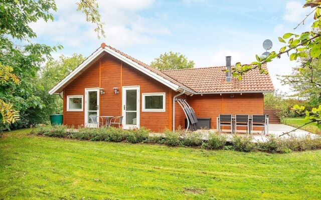 8 Person Holiday Home in Allingabro-by Traum