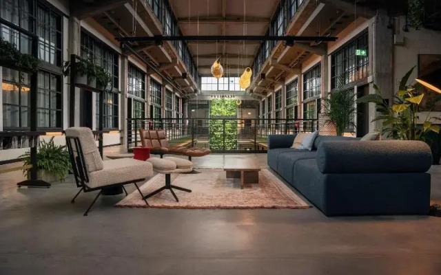 MONTOWNIA Lofts & Experience