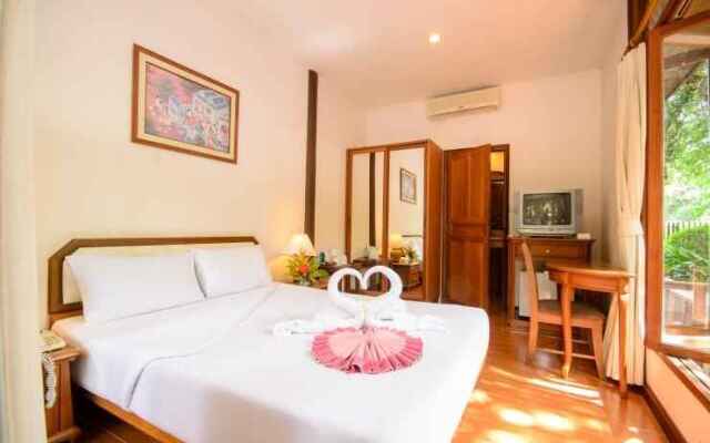 Petchvarin Resort and Spa