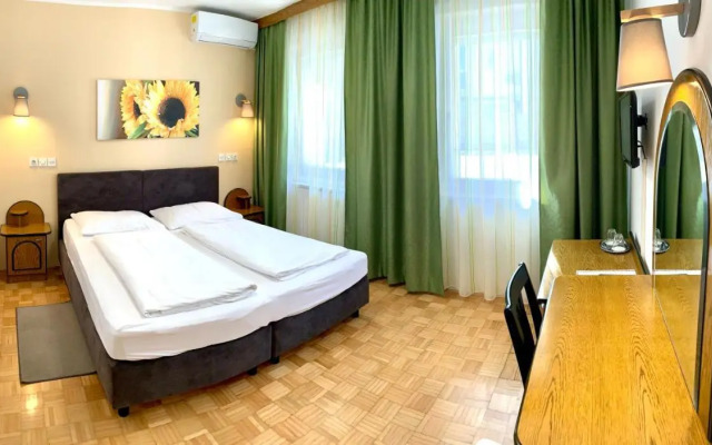 Hotel Maj Inn