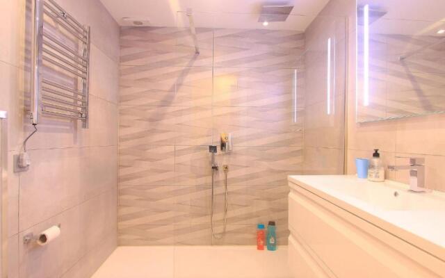 1093 modern beach apartment , huge terrace , bbq