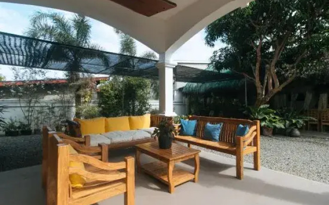 RedDoorz @ Casa Rafaelle Transient Ilocos Sur