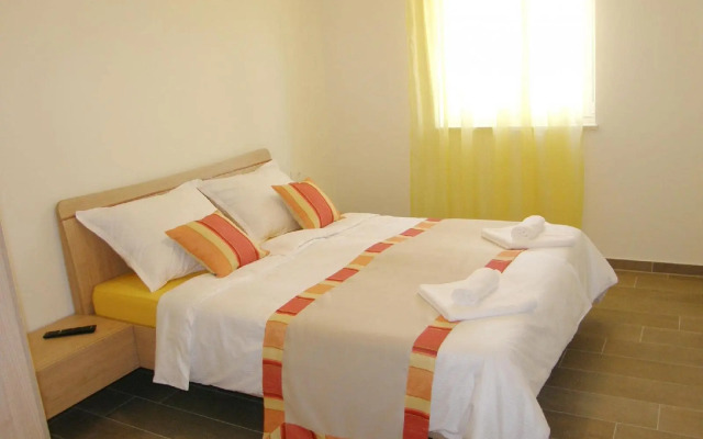 Smojver - Two Bedroom No.6