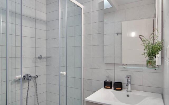 ALL SEASONS Luxury Suites1