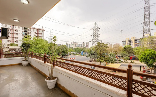 Lime Tree Hotel and Banquet Huda Metro