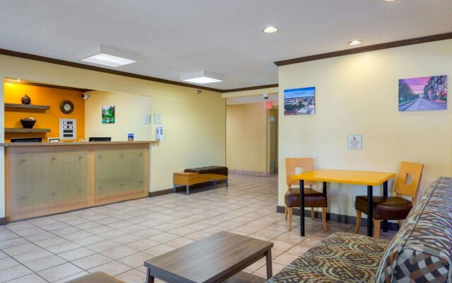 Spark by Hilton Savannah Midtown