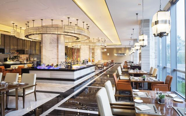 Sheraton Langfang Chaobai River Hotel