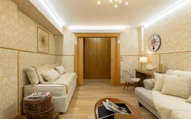 Vouliagmeni's Elegance by Acropolis Suites