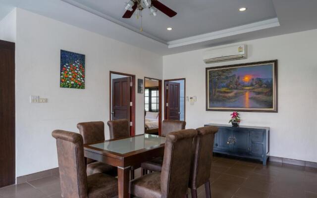 Spacious 3 bedroom villa with private pool and jacuzzi