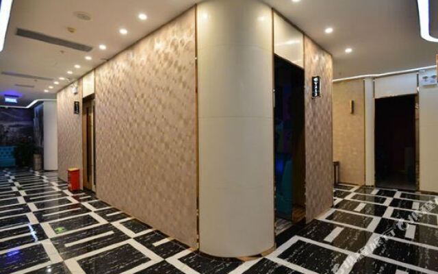 Campanile Hotel (Shenzhen Dalang Business Center Yangtai Mountain East Hotel)