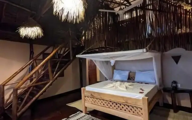 Monkey Mountain Lodge