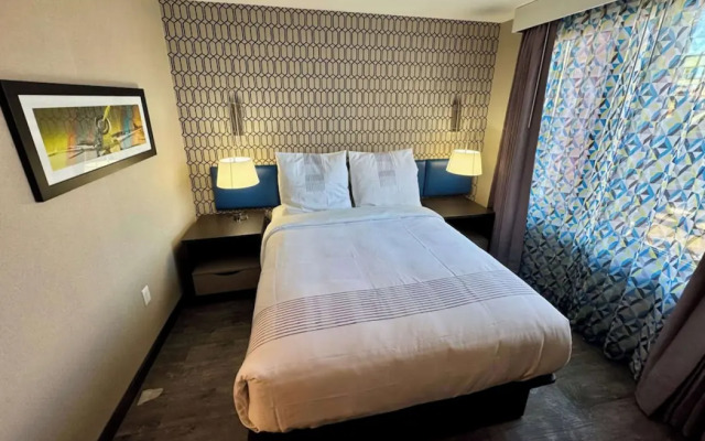 GLō Best Western Bronx NYC