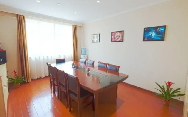 Greentree Inn Shanghai Middle Xinfu Road Huazhi Road Business Hotel