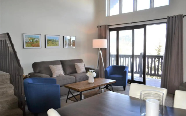 Stunning Condo - View on Lake Tremblant & Mountain