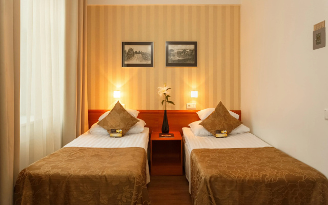 Kreutzwald Hotel Таллин
