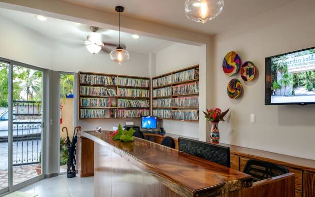 La Buena Vida Suites - Adults Only