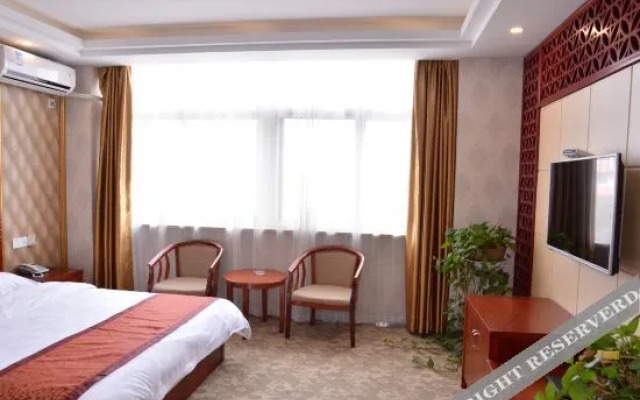 Suqian V8 Business Hotel (High-speed Railway Station)