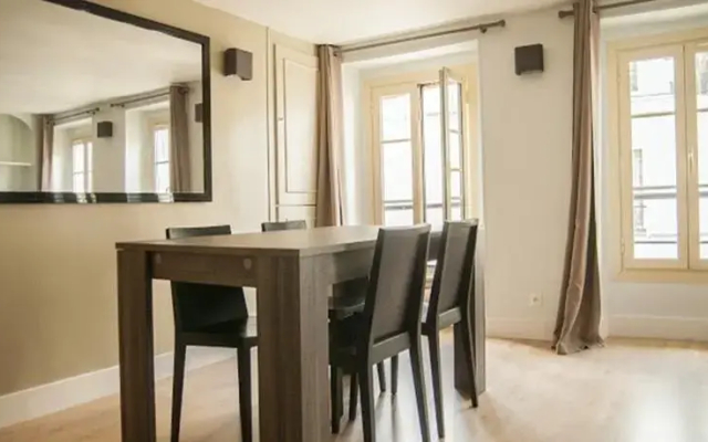 Into Paris - Marais Apartment