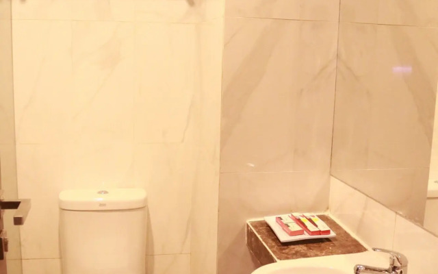 Front One Inn Semarang