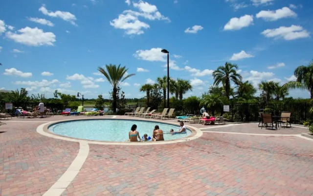 4845 Vista Cay