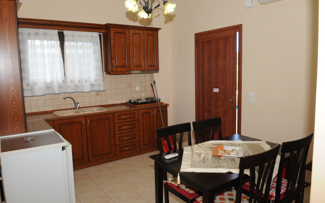 Toulas Apartments