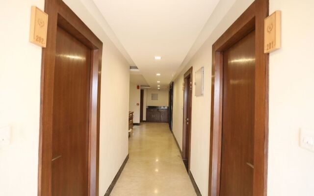 OYO 10380 Hotel The Green Majestic