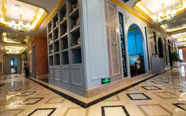 Peninsula International Hotel