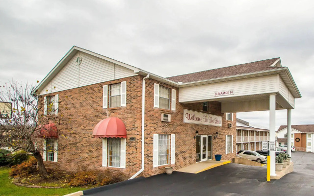 Econo Lodge Inn & Suites Lake Of The Ozarks