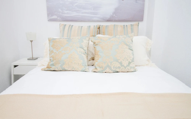 Spacious and Bright Apartment by La RecepciÃ³n