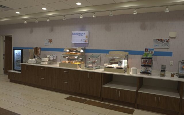 Holiday Inn Express & Suites Monroe by IHG