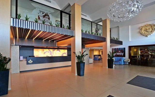 QAWRA Palace Resort & SPA