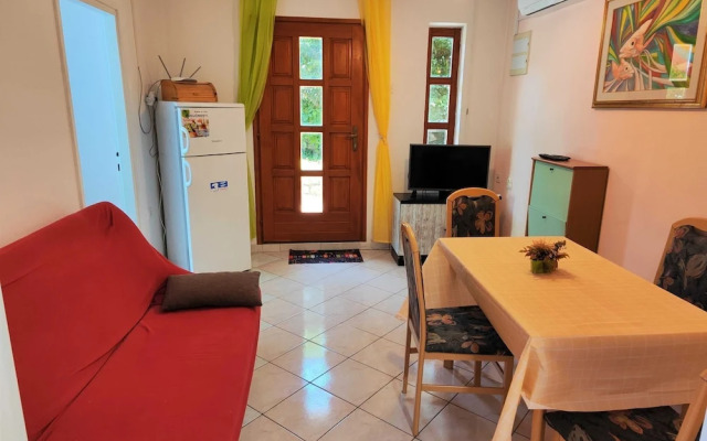 Comfortable Crikvenica Stay With Private Parking