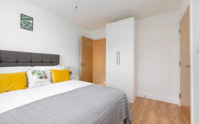 Skyvillion 2bed Enfield Flat W Balcony - Parking