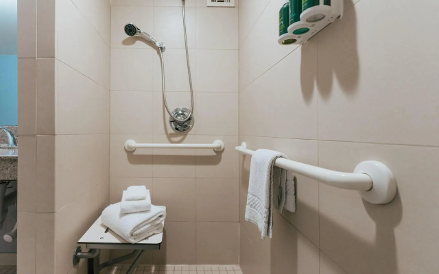 Courtyard by Marriott Los Angeles LAX/Century Boulevard