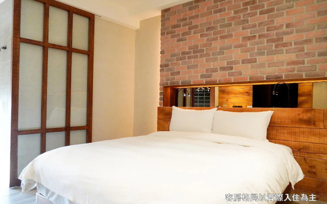 Central Land Hotel