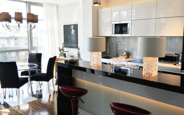 MONDRIAN Luxury Suites & Apartments Market Square IV