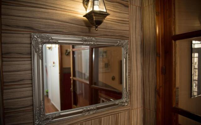 1920s Rooms