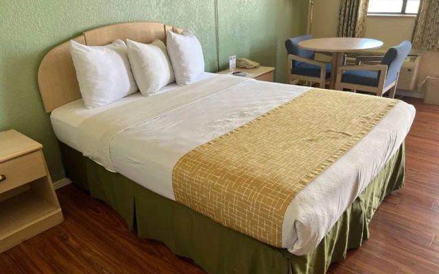 Travelodge By Wyndham Holbrook