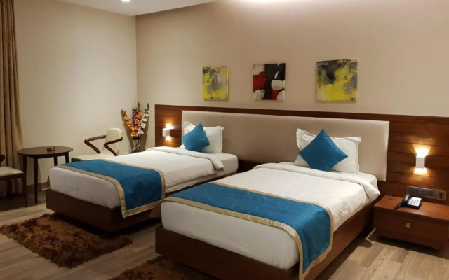 M Crown Hotel