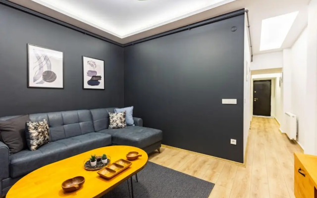 Missafir Distinguished Flat With Backyard in Sisli