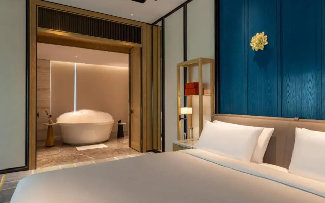 Narcissus The Royal Hotel