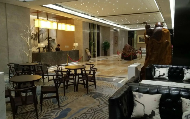 Lucky Holiday Hotel