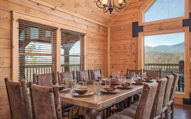 Smoky's Grand View 5 Bedroom Home