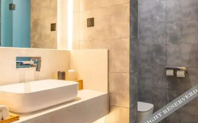 Qianna Yayue Hotel (Zhengzhou High-tech Zone Science Avenue store)